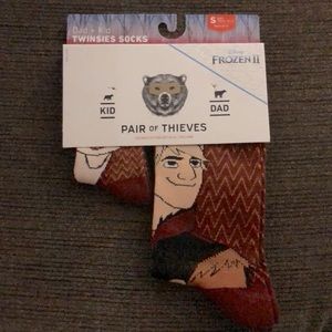 🌈 Disney Pair of Thieves Frozen 2 Socks Dad Baby NEW